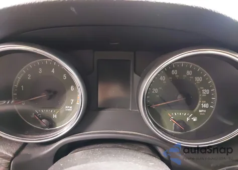 2011 Jeep Grand Cherokee Laredo z USA, uszkodzony, nr VIN 1J4RR4GG4BC675904